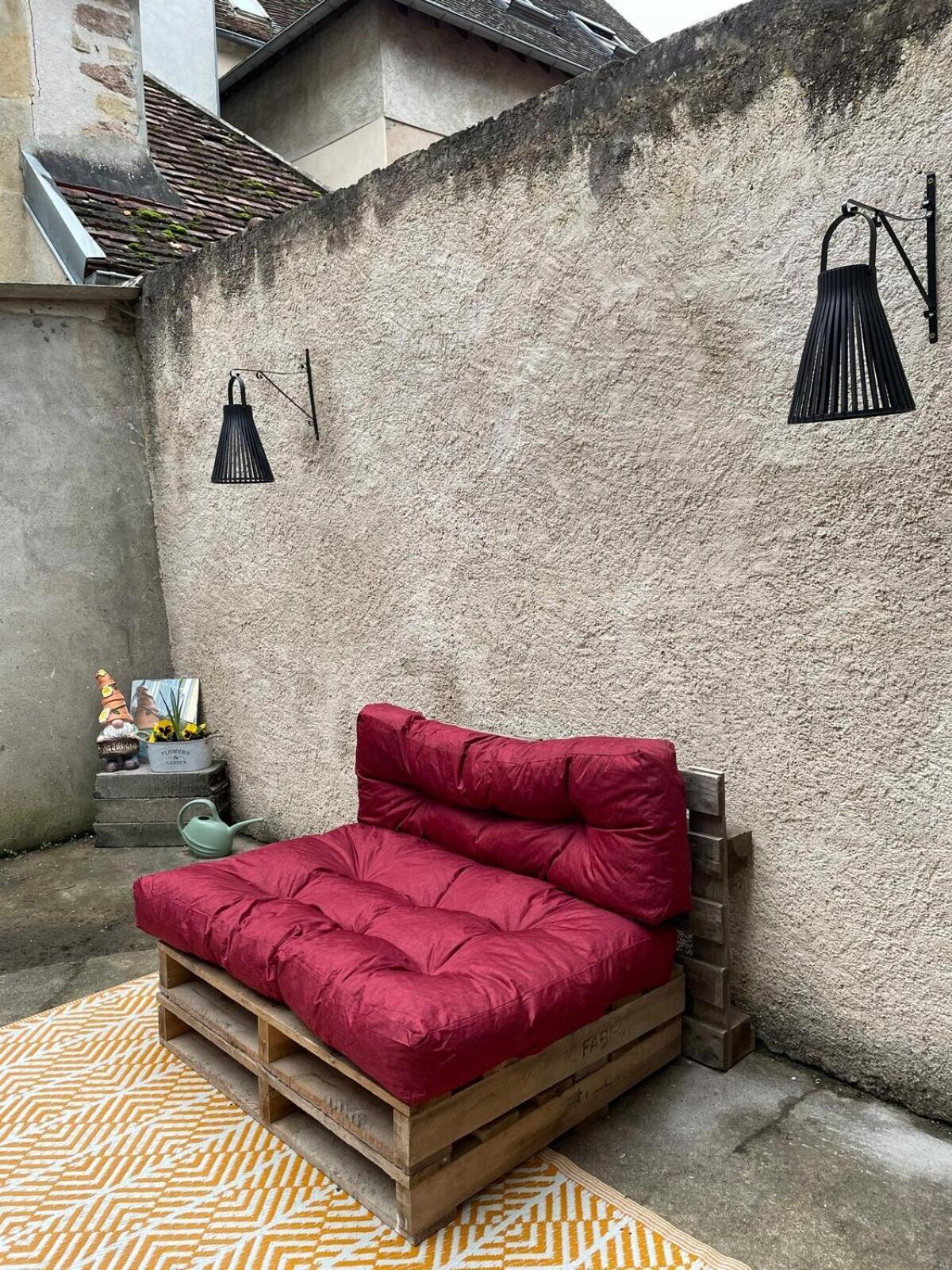 "La Petite Maison" Triplex Au Centre Ville - Les Terres Du Roy Avallon Exterior photo
